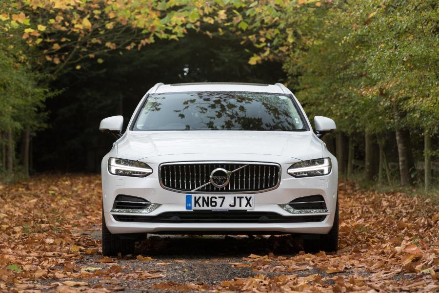  Volvo V90 T8 Inscription 2017 года  (UK) (фото 28 из 28)